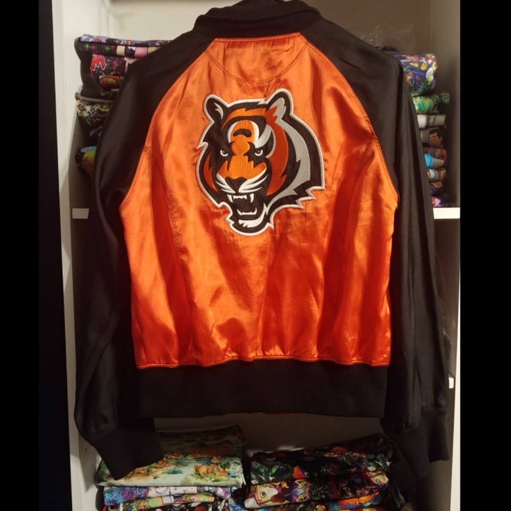 Cincinnati Bengals ladies medium Reebok jacket NFL